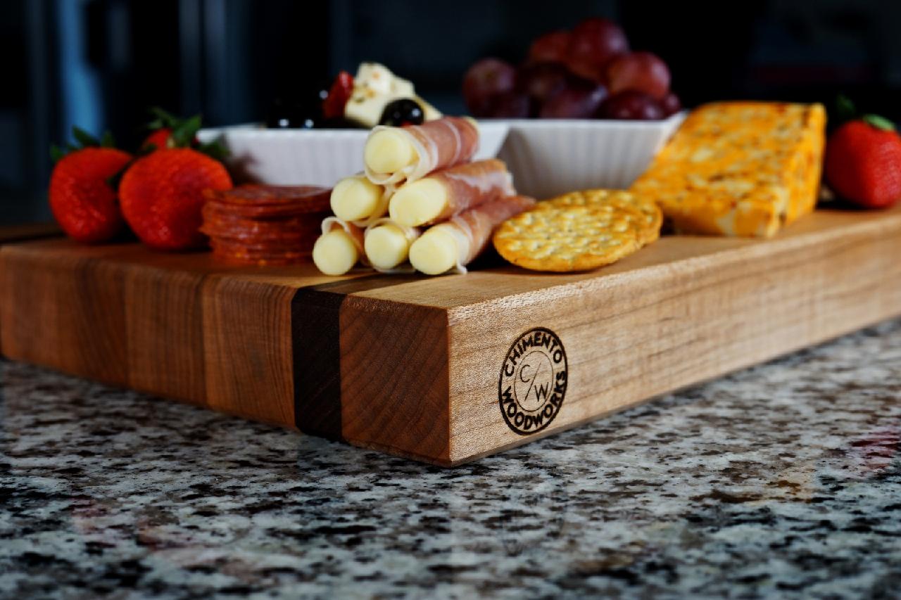 C/W Edge-Grain Maple And Walnut Cutting Board