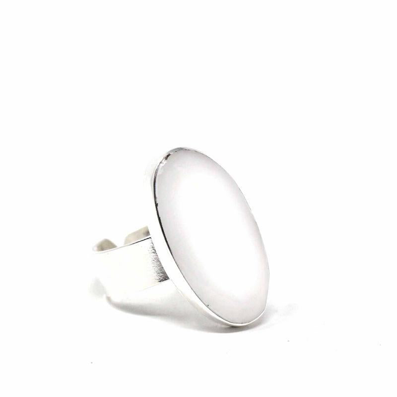 Ring, Oval Mother of Pearl - TheHomeToGo